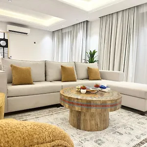  شقة Luxurious 3 Bedroom - 5 Minutes To Boulevard